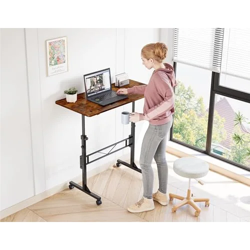 32" Desk, detail view